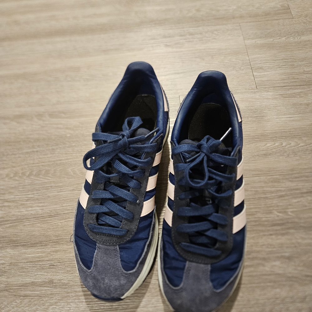 ADIDAS
Women Run 70s 2.0 Lace-Up Shoes